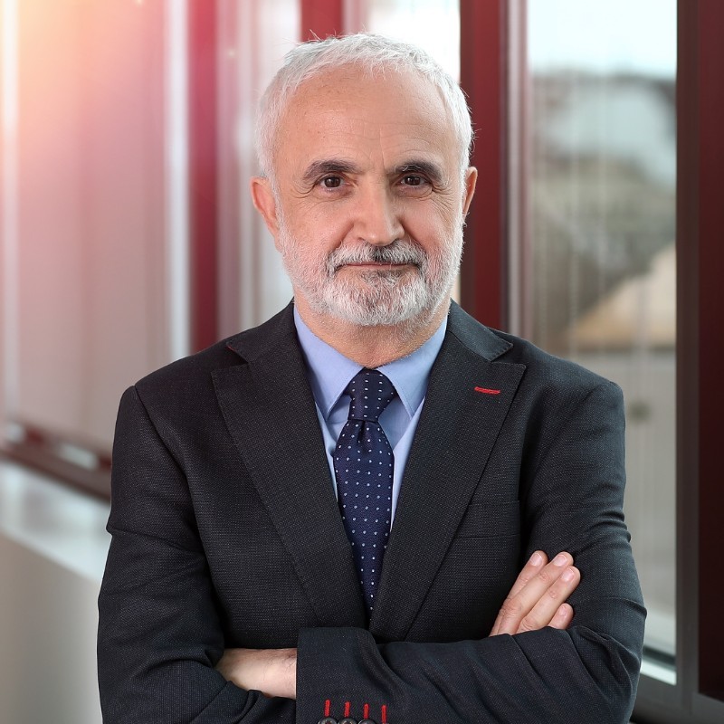 Dr. Juan Ramón González